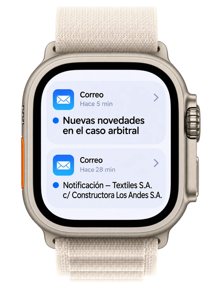 Apple Watch con dos notificaciones de correo sobre un caso arbitral.